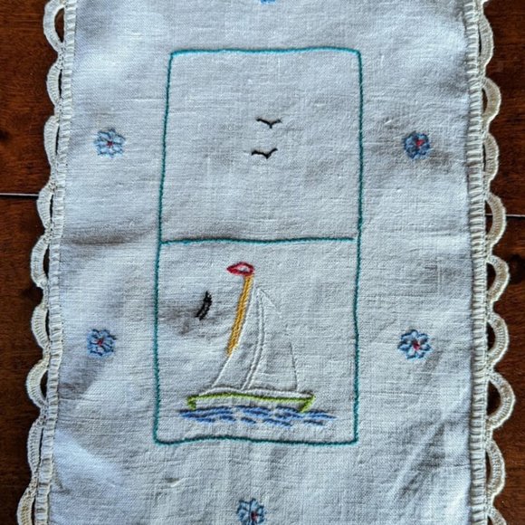 20% OFF Vintage 3-Piece Hand Embroidered Sailboat Doilies – c 1950s - Picture 5 of 10